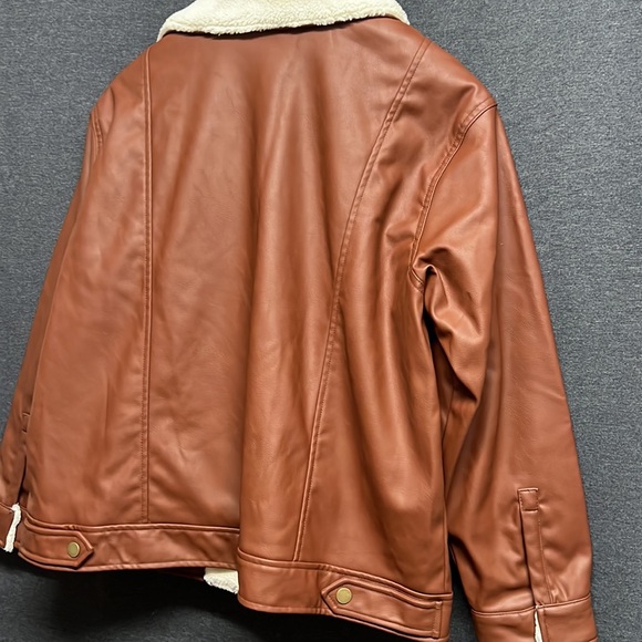 NWT - Universal Thread Women's Oversized Faux Leather Moto Jacket, Brown - Large - Picture 6 of 10